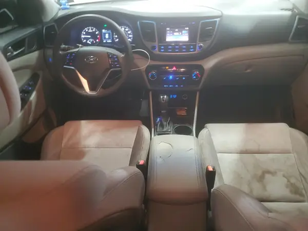 KM8J3CA4XGU086401 2016 HYUNDAI TUCSON - Image 8