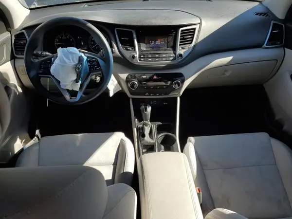 KM8J3CA4XGU125682 2016 HYUNDAI TUCSON - Image 8