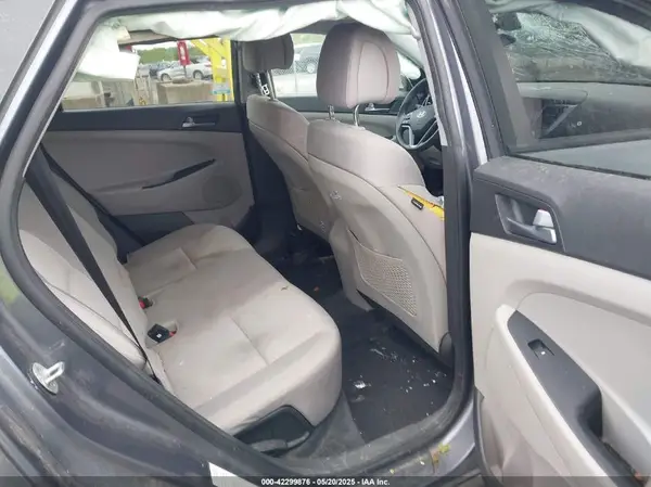 KM8J3CA4XGU144460 2016 HYUNDAI TUCSON - Image 8