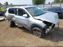 KM8J3CA4XGU197627 2016 HYUNDAI TUCSON