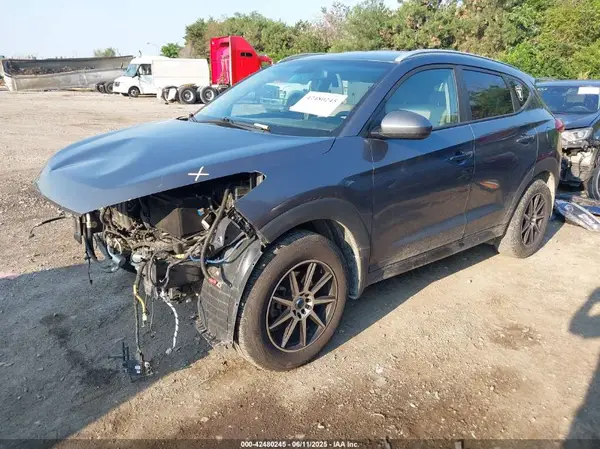KM8J3CA4XGU207587 2016 HYUNDAI TUCSON - Image 2
