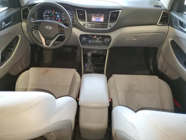 KM8J3CA4XGU214121 2016 HYUNDAI TUCSON - Image 8
