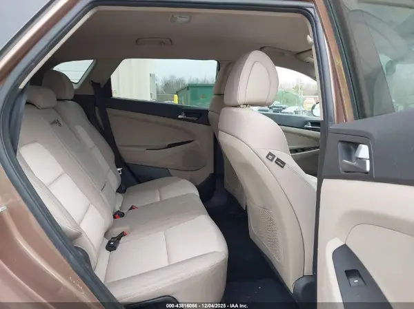 KM8J3CA4XGU229198 2016 HYUNDAI TUCSON - Image 8
