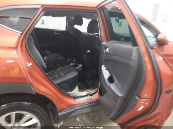 KM8J3CA4XGU238192 2016 HYUNDAI TUCSON - Image 8