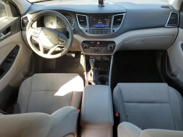 KM8J3CA4XHU252062 2017 HYUNDAI TUCSON - Image 8
