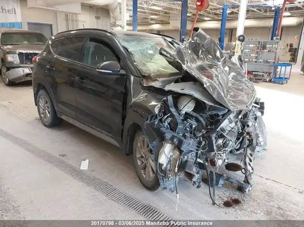KM8J3CA4XHU260422 2017 HYUNDAI TUCSON - Image 1
