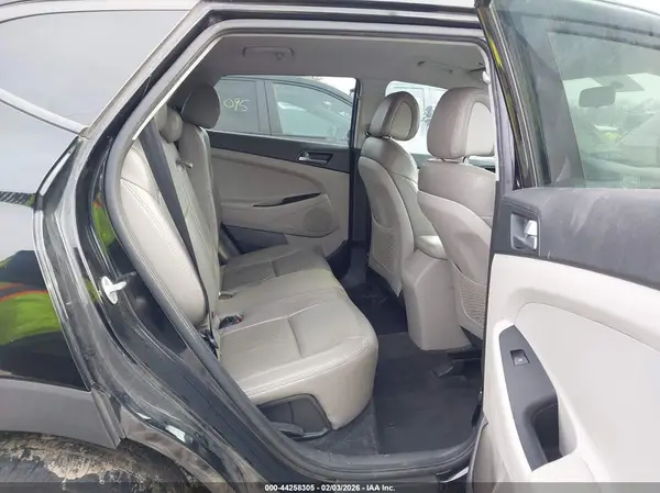 KM8J3CA4XHU265796 2017 HYUNDAI TUCSON - Image 8