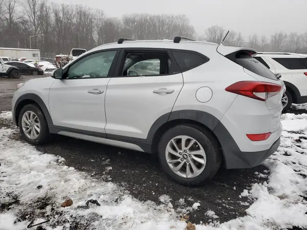 KM8J3CA4XHU272022 2017 HYUNDAI TUCSON - Image 2