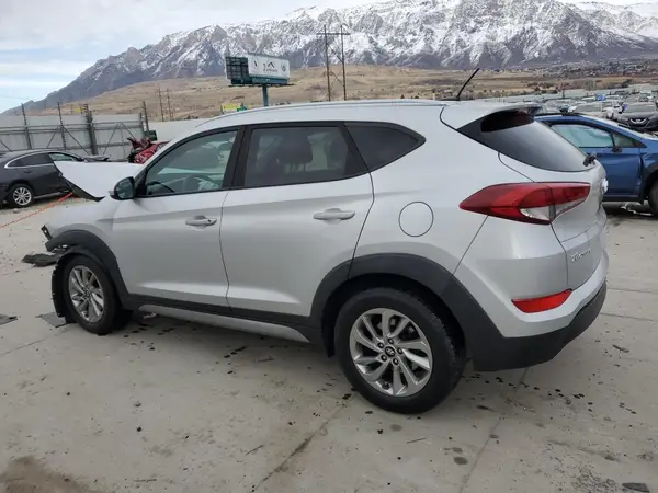 KM8J3CA4XHU274272 2017 HYUNDAI TUCSON - Image 2