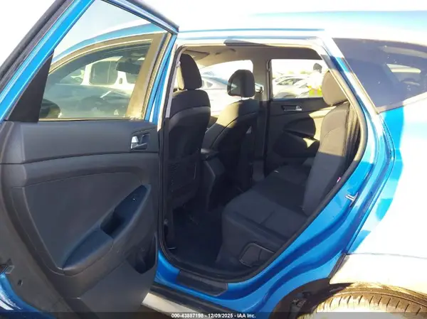 KM8J3CA4XHU274689 2017 HYUNDAI TUCSON - Image 8