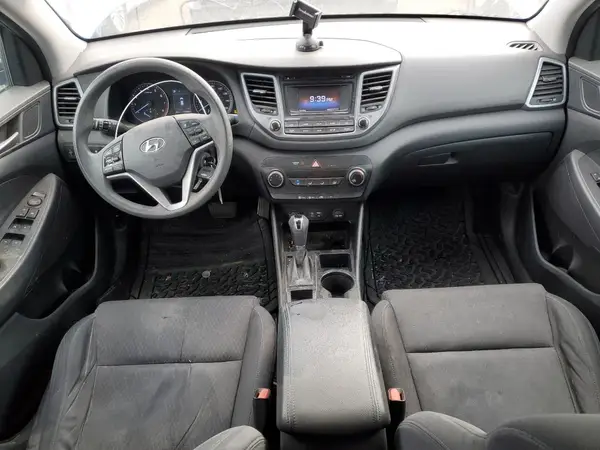 KM8J3CA4XHU277303 2017 HYUNDAI TUCSON - Image 8