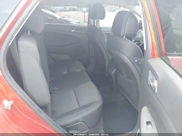 KM8J3CA4XHU277382 2017 HYUNDAI TUCSON - Image 8