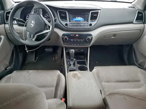 KM8J3CA4XHU281383 2017 HYUNDAI TUCSON - Image 8