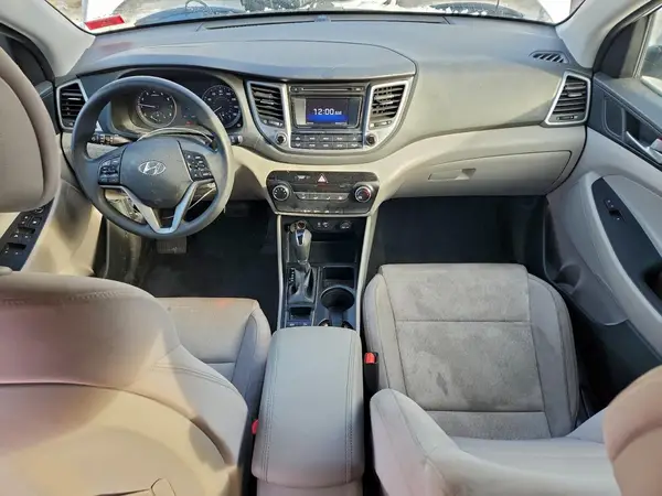 KM8J3CA4XHU291721 2017 HYUNDAI TUCSON - Image 8