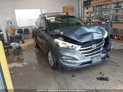 KM8J3CA4XHU304693 2017 HYUNDAI TUCSON