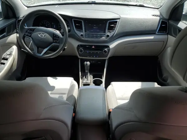KM8J3CA4XHU306282 2017 HYUNDAI TUCSON - Image 8