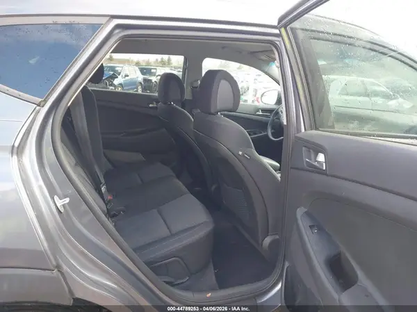 KM8J3CA4XHU312549 2017 HYUNDAI TUCSON - Image 8