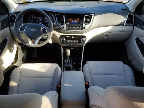 KM8J3CA4XHU313183 2017 HYUNDAI TUCSON - Image 8