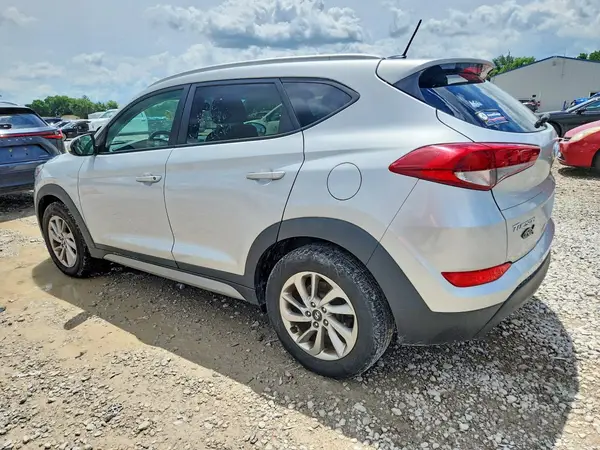 KM8J3CA4XHU322580 2017 HYUNDAI TUCSON - Image 2
