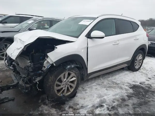 KM8J3CA4XHU342425 2017 HYUNDAI TUCSON - Image 2