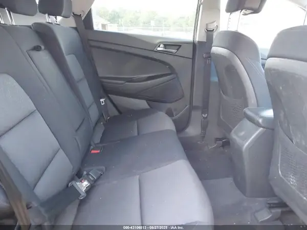 KM8J3CA4XHU351481 2017 HYUNDAI TUCSON - Image 8