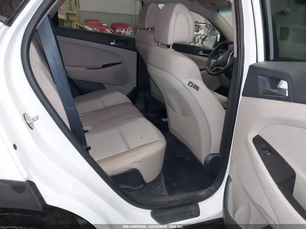 KM8J3CA4XHU373514 2017 HYUNDAI TUCSON - Image 8