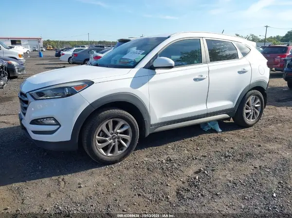 KM8J3CA4XHU382312 2017 HYUNDAI TUCSON - Image 2