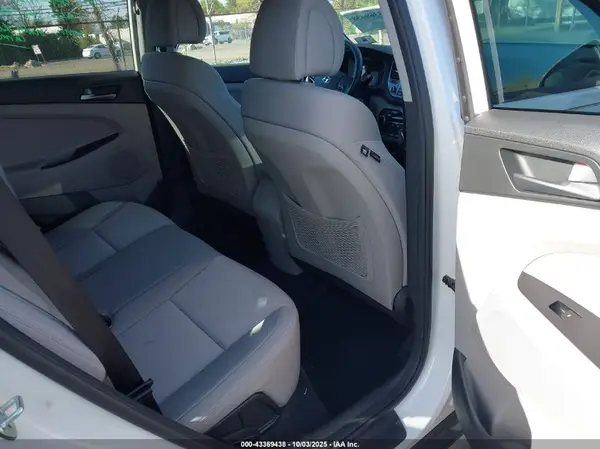 KM8J3CA4XHU382312 2017 HYUNDAI TUCSON - Image 8
