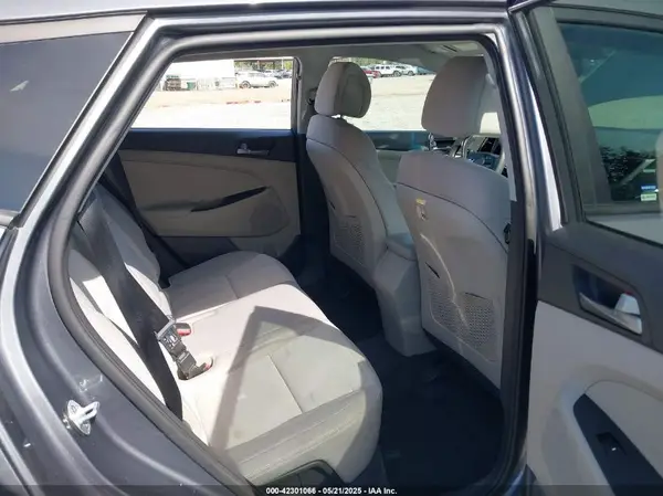 KM8J3CA4XHU385128 2017 HYUNDAI TUCSON - Image 8