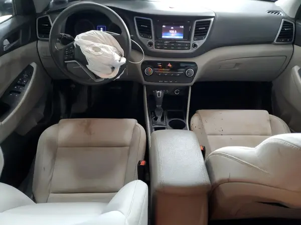 KM8J3CA4XHU394766 2017 HYUNDAI TUCSON - Image 8