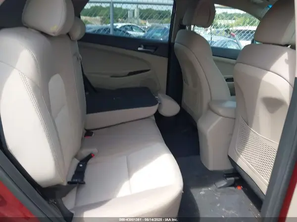 KM8J3CA4XHU398834 2017 HYUNDAI TUCSON - Image 8
