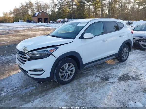KM8J3CA4XHU400761 2017 HYUNDAI TUCSON - Image 2