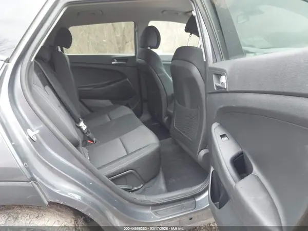 KM8J3CA4XHU409413 2017 HYUNDAI TUCSON - Image 8
