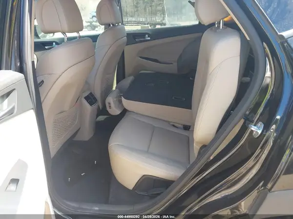 KM8J3CA4XHU409816 2017 HYUNDAI TUCSON - Image 8