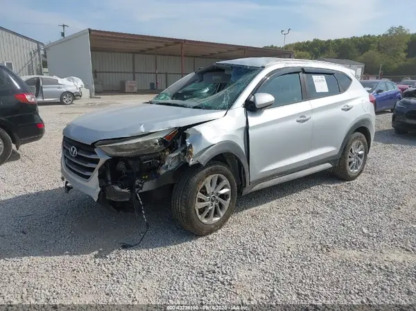 KM8J3CA4XHU427930 2017 HYUNDAI TUCSON - Image 2