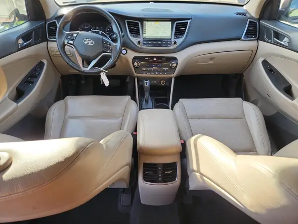 KM8J3CA4XHU429029 2017 HYUNDAI TUCSON - Image 8