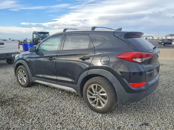 KM8J3CA4XHU438071 2017 HYUNDAI TUCSON - Image 2