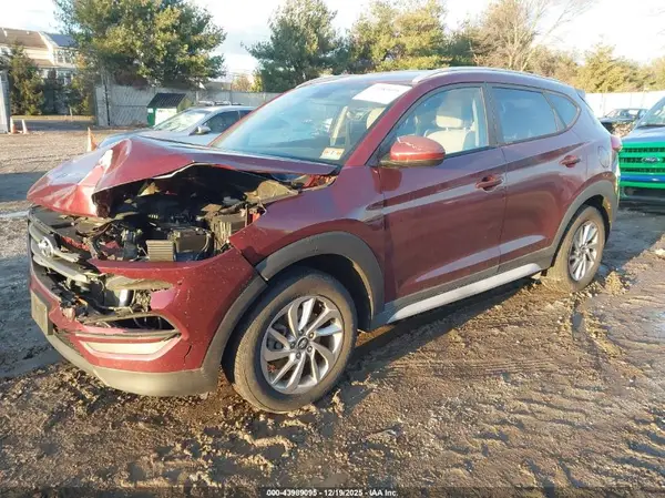 KM8J3CA4XHU453654 2017 HYUNDAI TUCSON - Image 2