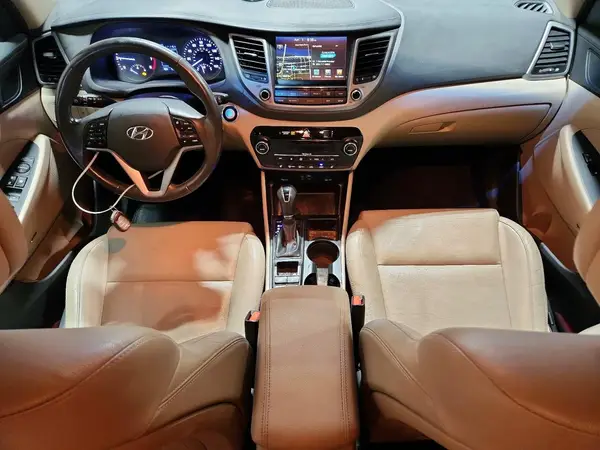 KM8J3CA4XHU466887 2017 HYUNDAI TUCSON - Image 8
