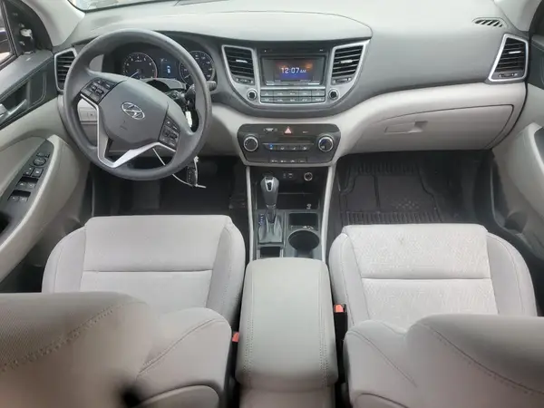 KM8J3CA4XHU470955 2017 HYUNDAI TUCSON - Image 8