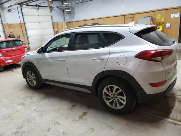 KM8J3CA4XHU474164 2017 HYUNDAI TUCSON - Image 2
