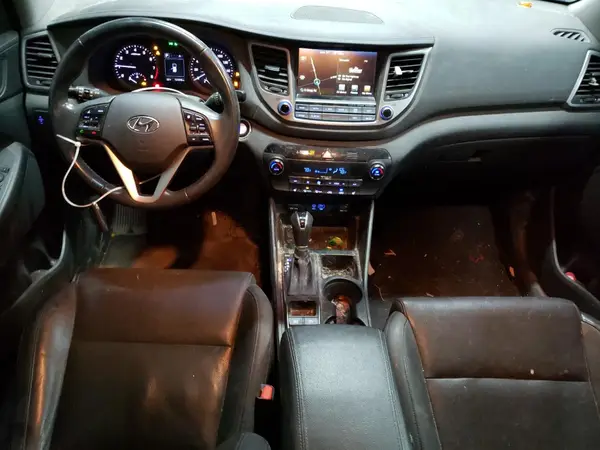 KM8J3CA4XHU474164 2017 HYUNDAI TUCSON - Image 8
