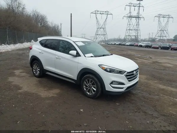 KM8J3CA4XHU474617 2017 HYUNDAI TUCSON - Image 1