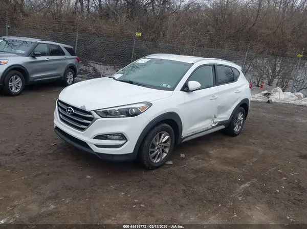 KM8J3CA4XHU474617 2017 HYUNDAI TUCSON - Image 2