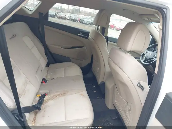 KM8J3CA4XHU474617 2017 HYUNDAI TUCSON - Image 8