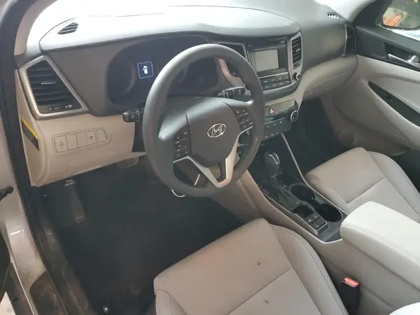 KM8J3CA4XHU483737 2017 HYUNDAI TUCSON - Image 8