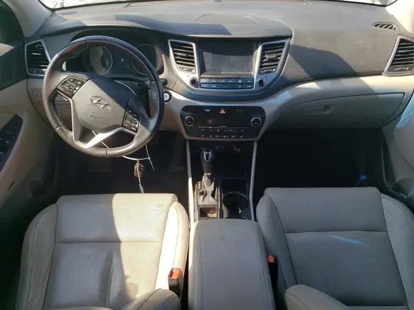 KM8J3CA4XHU500651 2017 HYUNDAI TUCSON - Image 8