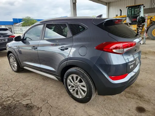 KM8J3CA4XHU500973 2017 HYUNDAI TUCSON - Image 2