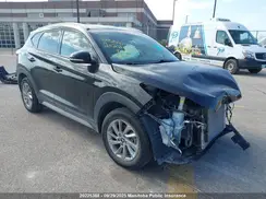 KM8J3CA4XHU513786 2017 HYUNDAI TUCSON