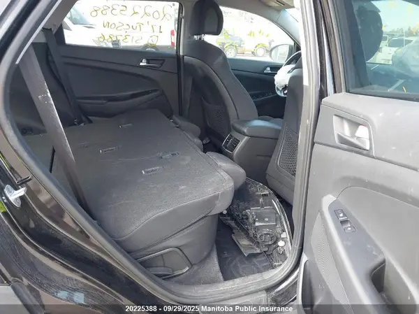 KM8J3CA4XHU513786 2017 HYUNDAI TUCSON - Image 8